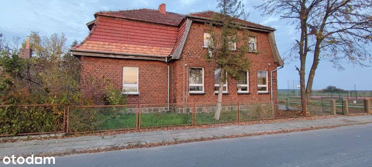 szkoła z czerwonej cegły-9