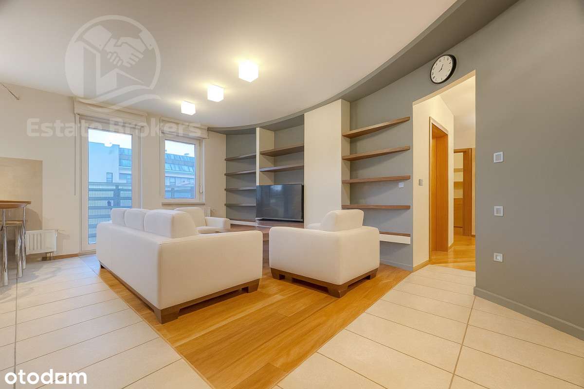 Funkcjonalne mieszkanie z dokonałą komunikacją-1