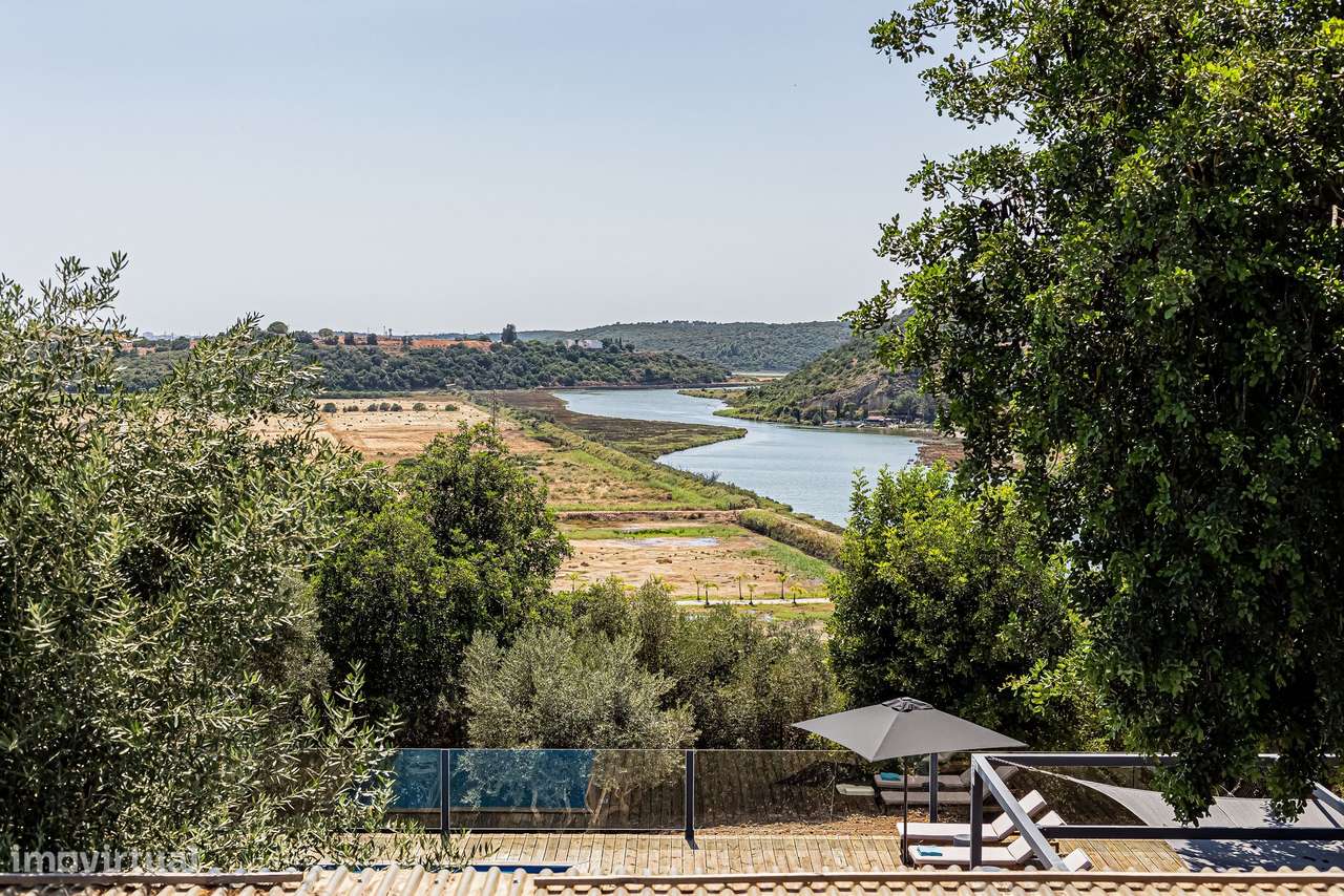 Villa T4 contemporânea à beira do rio no coração do Algarve-1