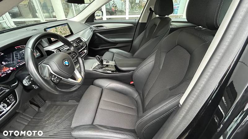 BMW Seria 5 520d xDrive Sport Line sport - 17