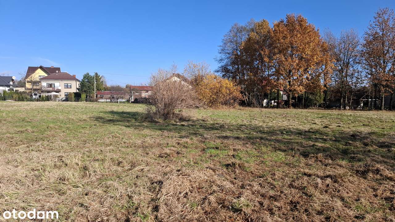 Budowlana działka w spokojnej wsi – 717 m²-16