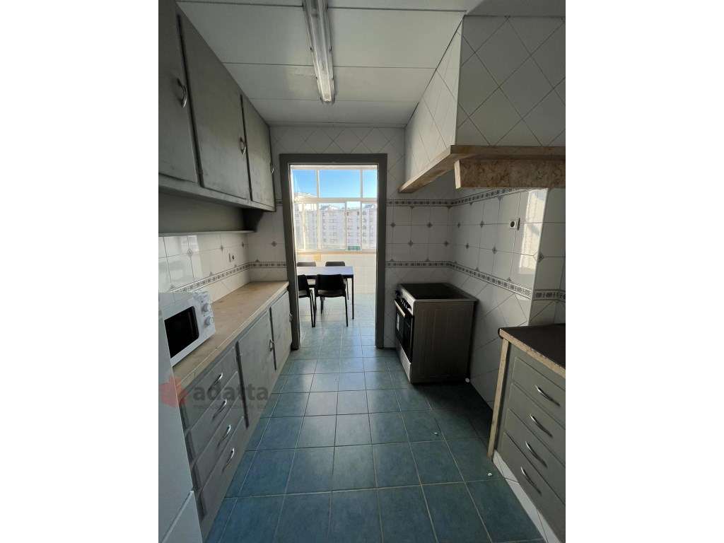 Quarto com quarto de banho privativo para arrendar na rua da Figuei... - Grande imagem: 4/7