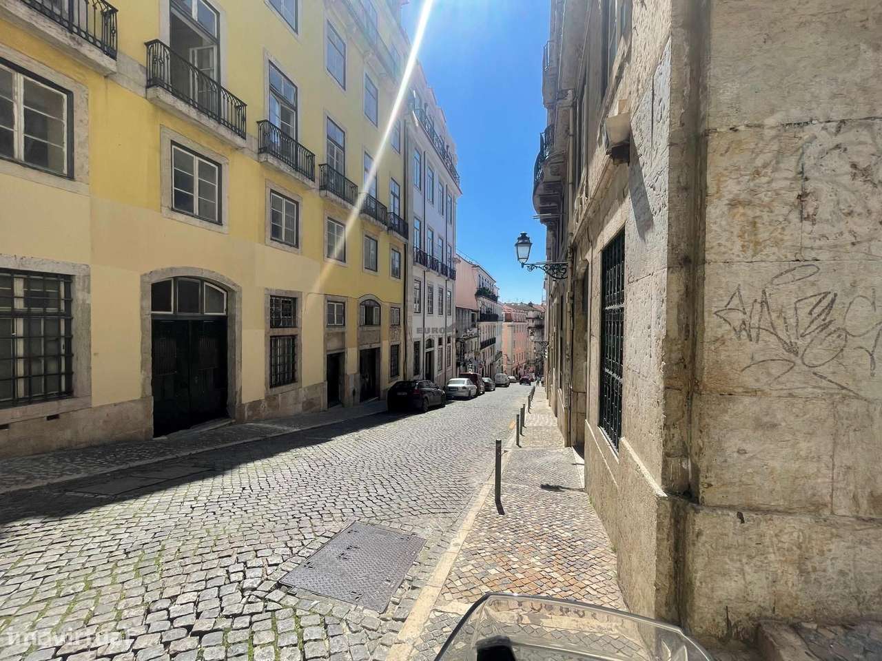 Loja para venda | 2 pisos | Rua das Flores | Zona premium-16
