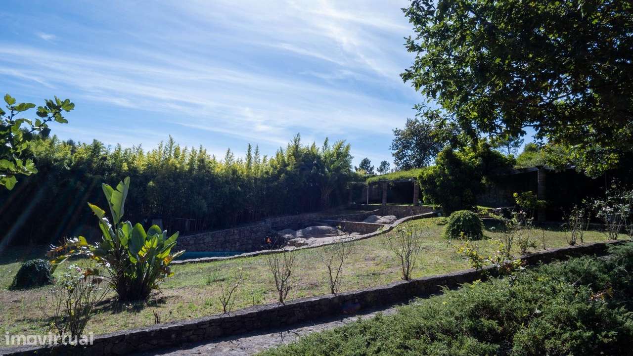 Moradia Térrea de 596m2 em Terreno de 10.000m2 | Paços de...-40