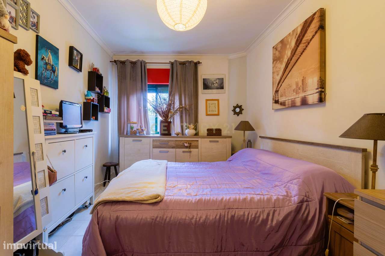 Andar de Moradia com Excelente Espaço Exterior / Terraço com 50 m² e S-21