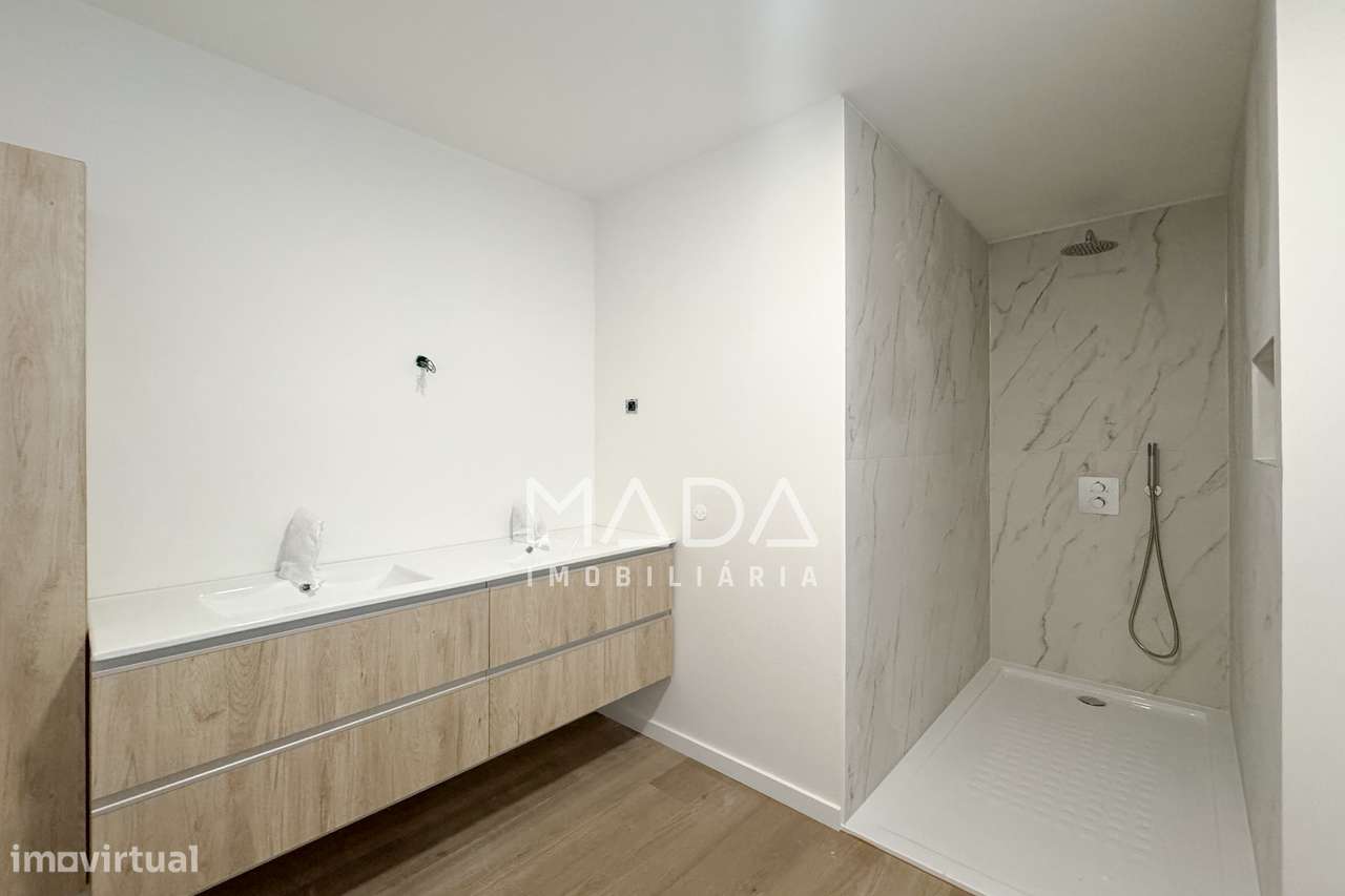 Moradia, 204 m², Lanhoso-15