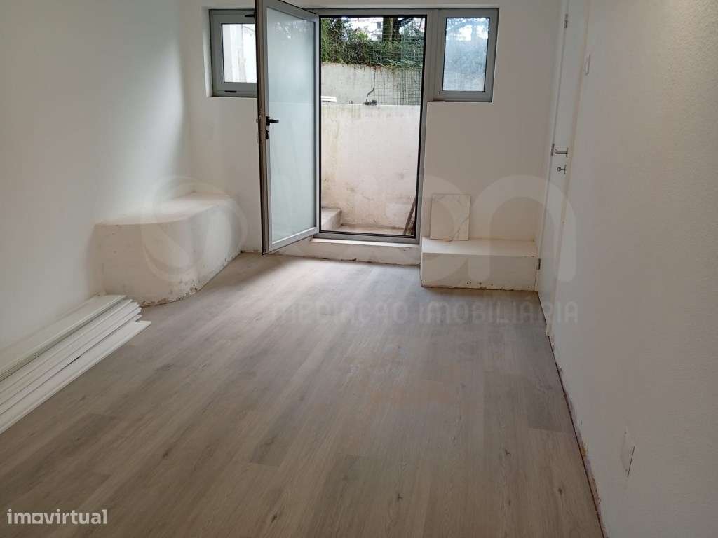 Fração autónoma composta por 4 arrumos para habitação - Grande imagem: 4/5