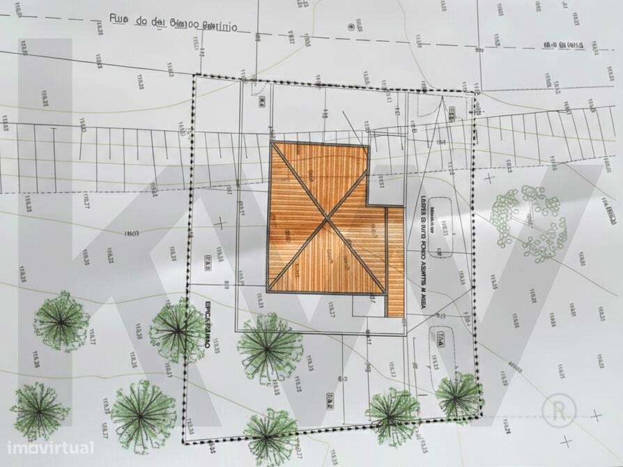 Moradia Unifamiliar T4 de Prestígio | Vista Desafogada | A 5 Minutos d-8