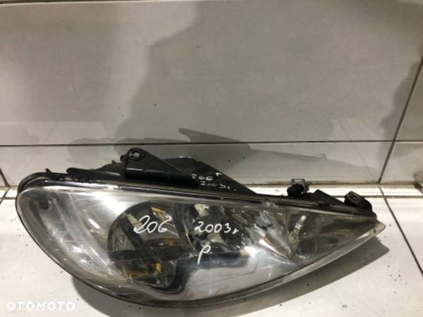 Lampa przód peugeot 206 2000 r - 9