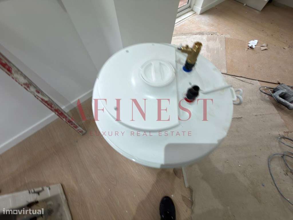 APARTAMENTO T2 RENOVADO COM AMPLO TERRAÇO NA PRAÇA DA IGREJA - AMADORA-9