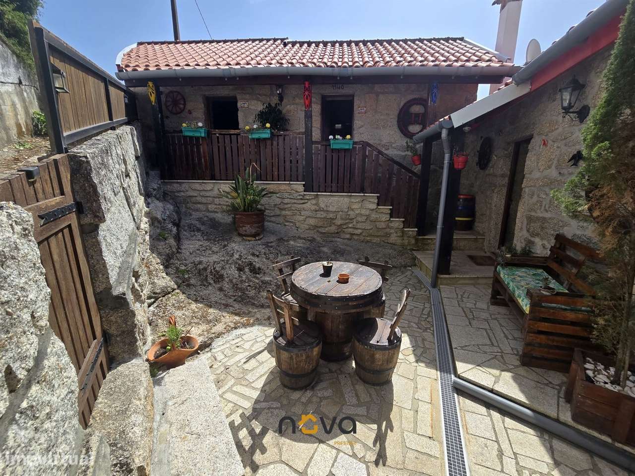 Moradia T3 situada no Soajo-25