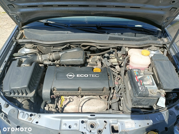 Opel Astra III GTC 1.6 Sport - 15