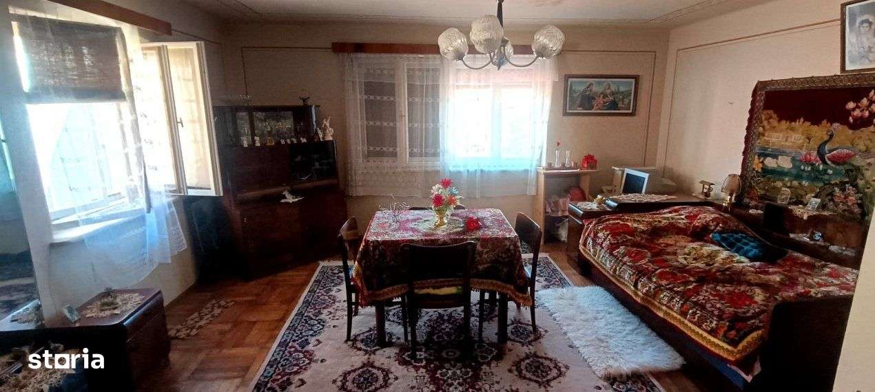 Casa batraneasca solida in zona semicentrala foarte linistita - Imagine principală: 4/9