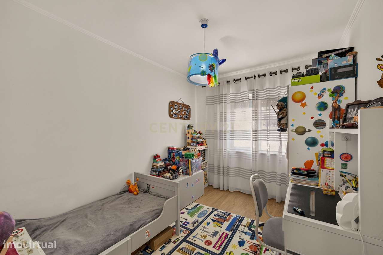 Apartamento T3 com parqueamento privativo (Monte da Caparica)-20