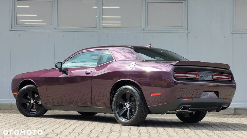 Dodge Challenger - 9