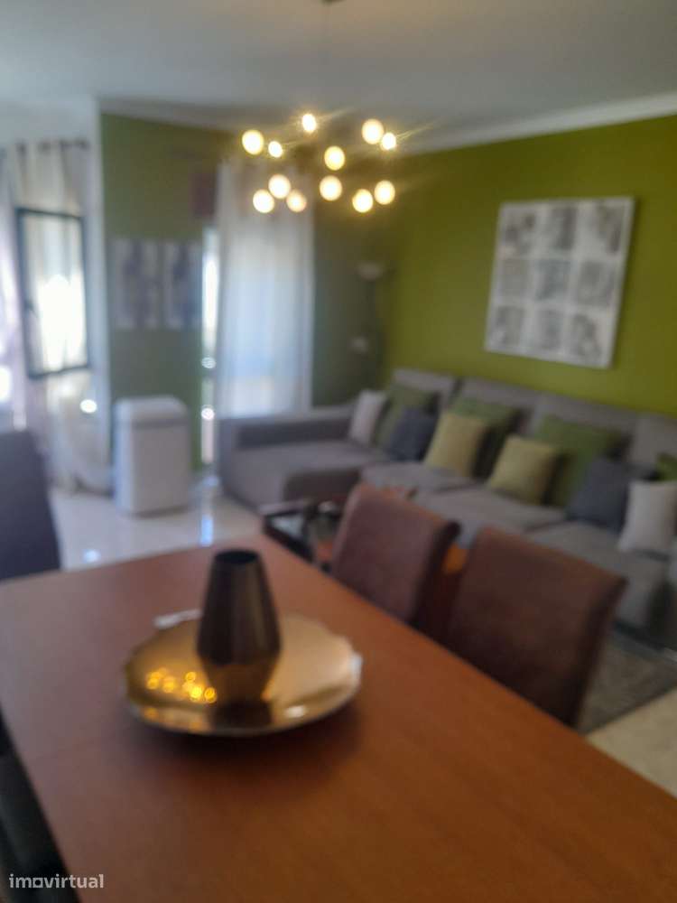 T3 com varanda, ar condicionado e cozinha separada-12
