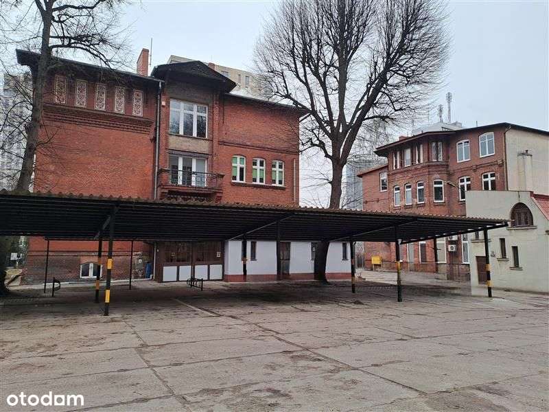 Kamienica w cichej uliczce obok Manhattanu-8