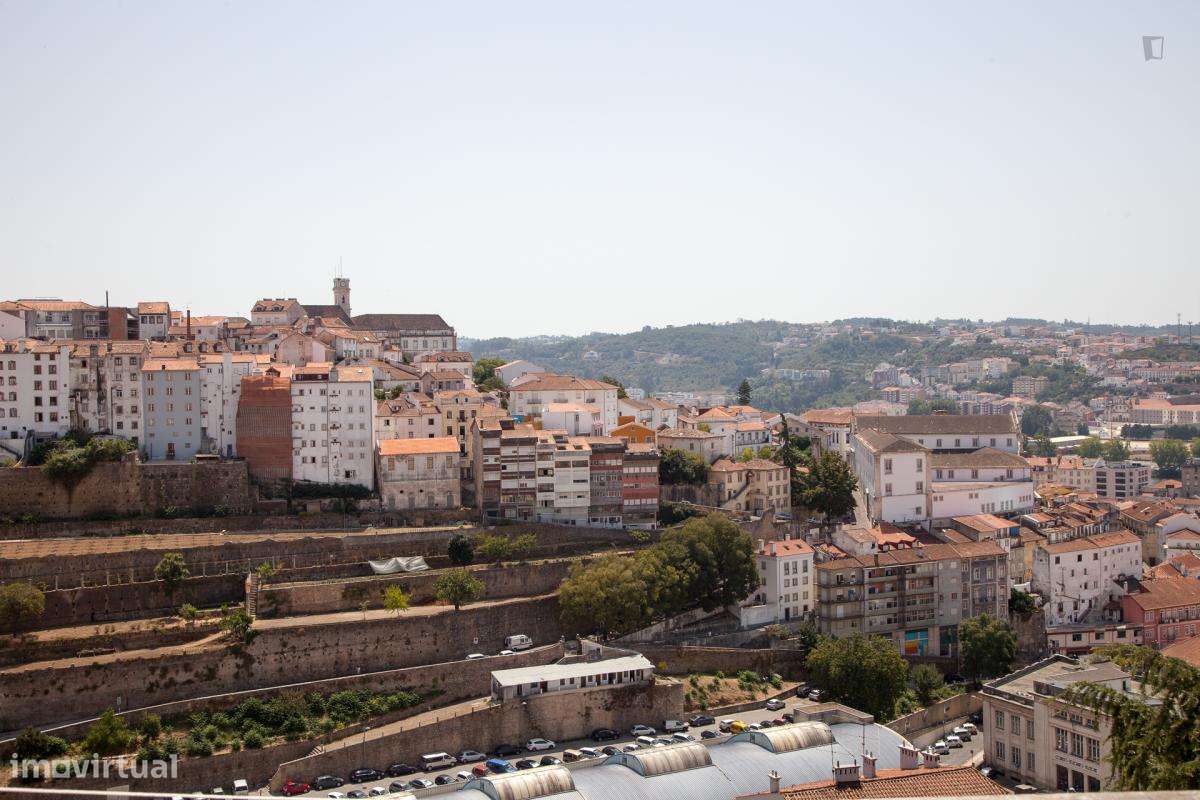 Quarto - localizado em Montes Claros Coimbra - Grande imagem: 3/9