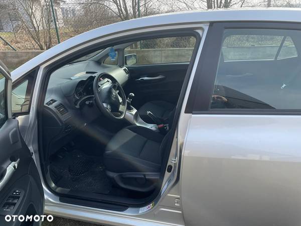 Toyota Auris 1.6 Premium - 10