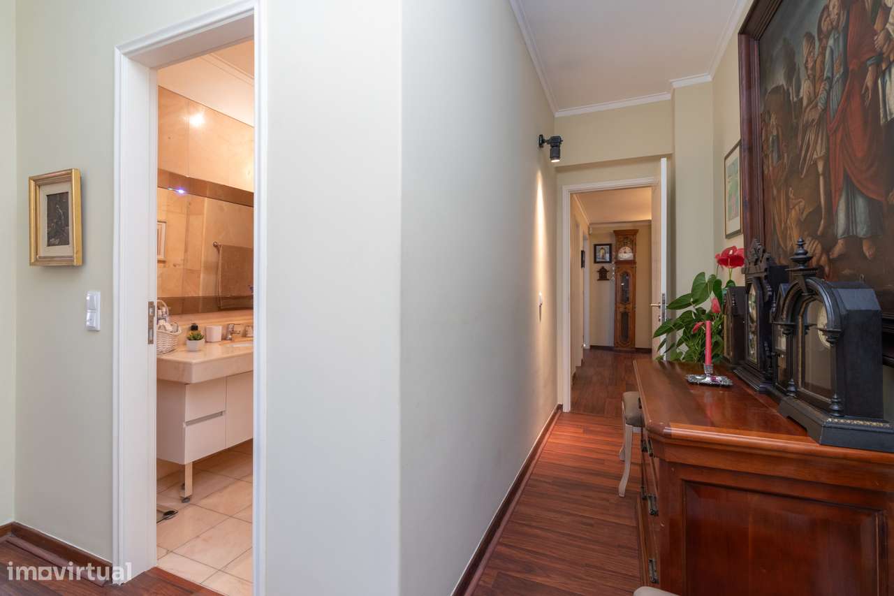 T3 Av. João XXI | 200m2 | 2 Elevadores | 2 Parqueamentos | Arrecadação-26