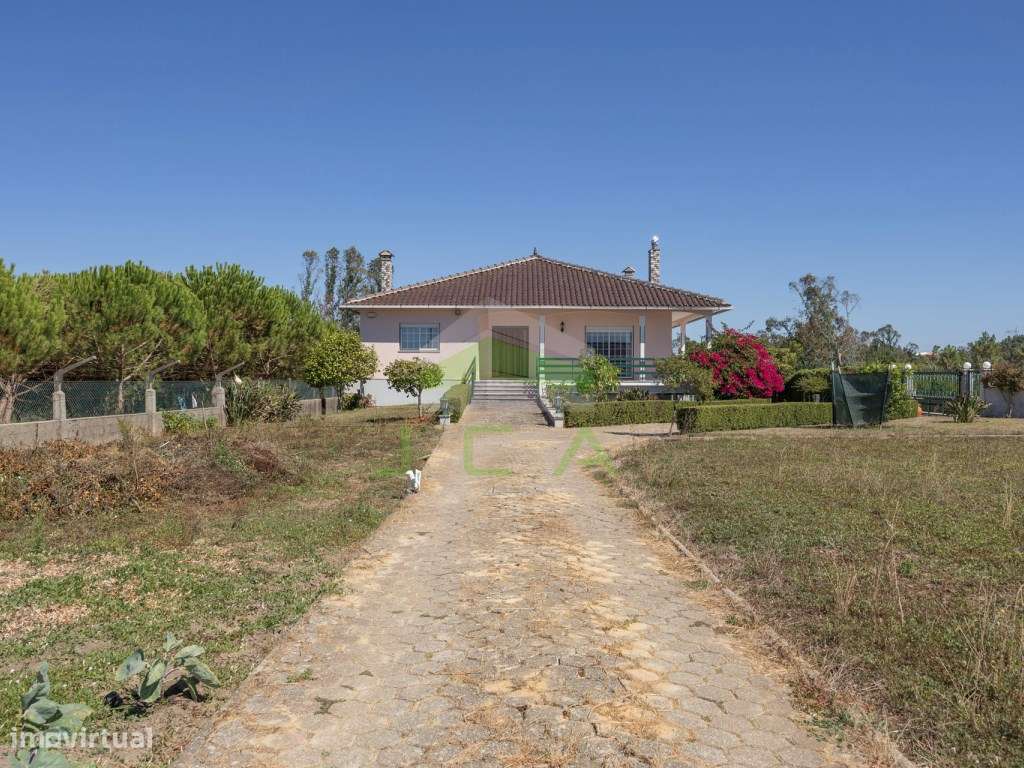Moradia V3+2 com 4.010m2 de terreno a 5min de Leiria-11