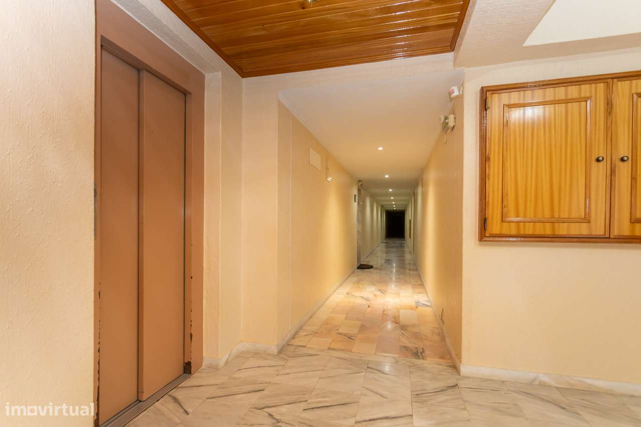 Apartamento T2 em Sesimbra num condomínio com piscina - Grande imagem: 5/34