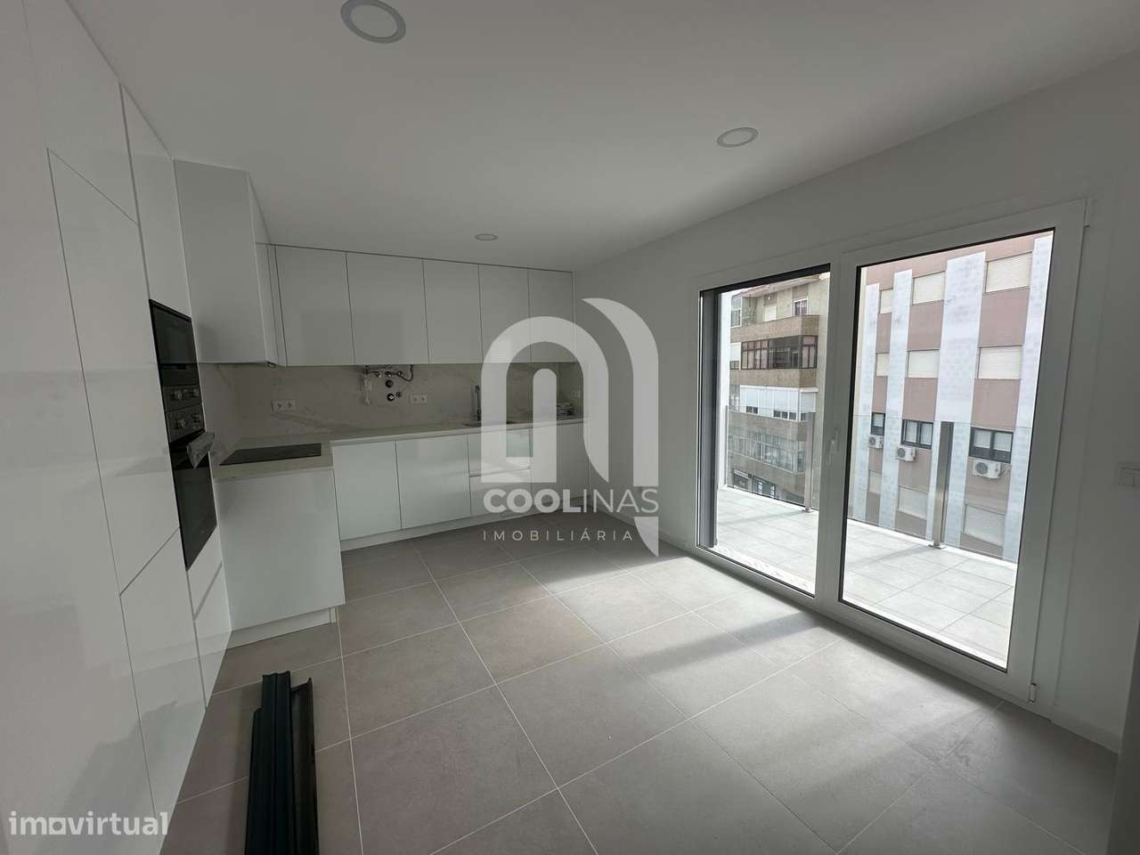 T3 com possibilidade mais T1 Amora Com Varandas e churrasqueira - Grande imagem: 2/30