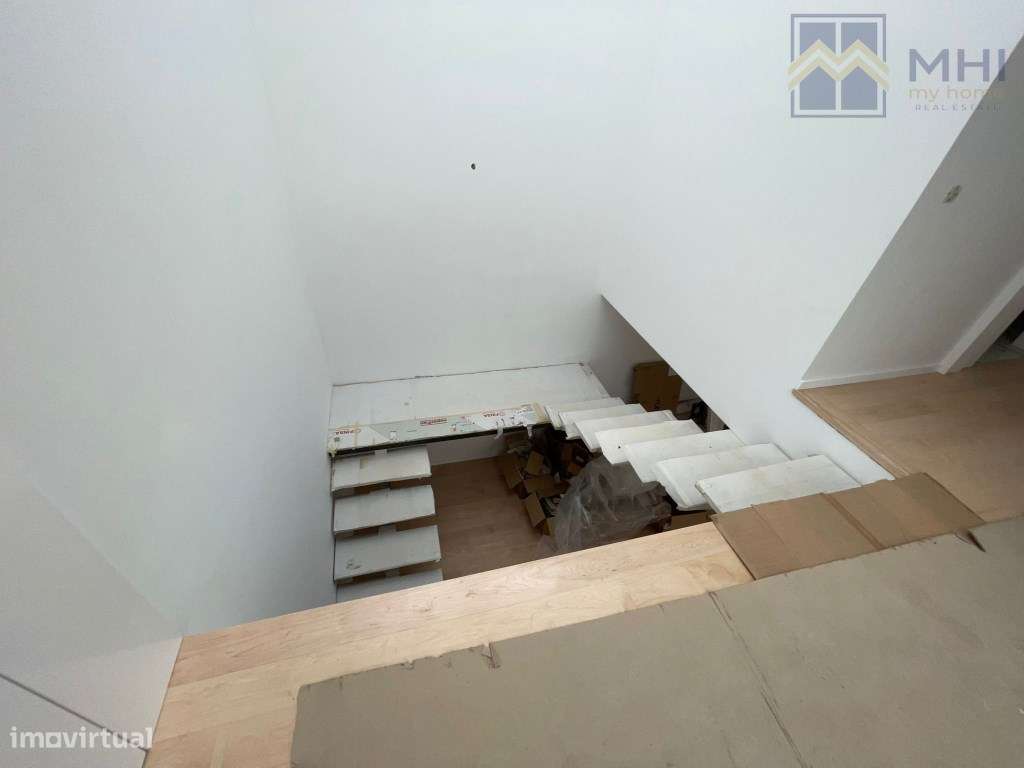 Moradias de Luxo T4 +1 a 500 metros da praia em Canidelo-22