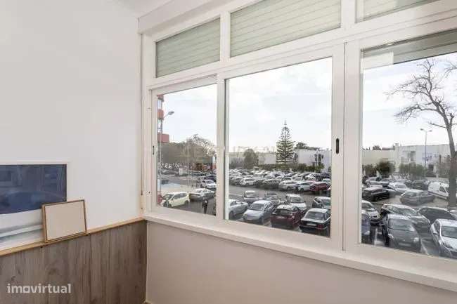 APARTAMENTO | 2 Quartos | 1 Casa de Banho | Renovado | Arrecadação | �-4