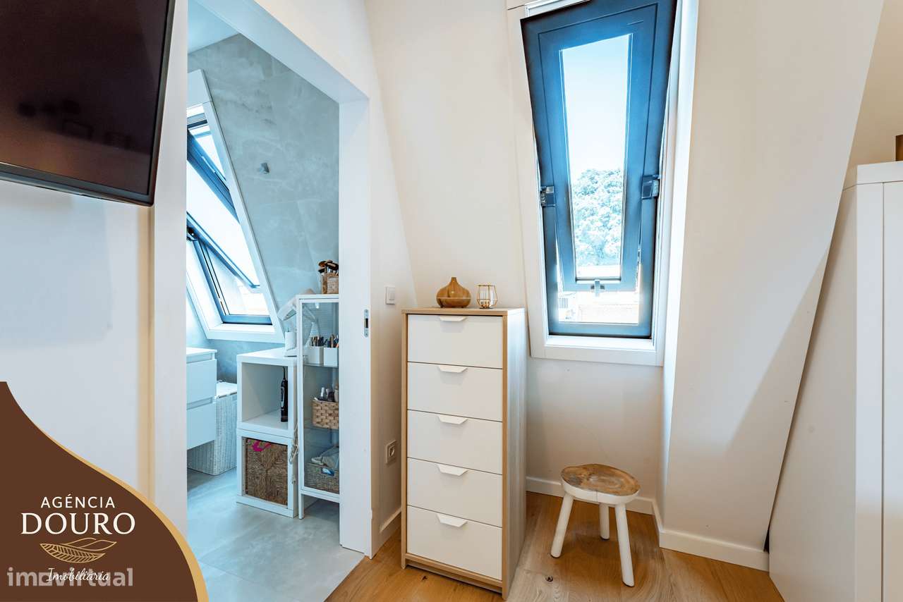 Apartamento T3 com varanda e terraço em Valbom, Porto-20