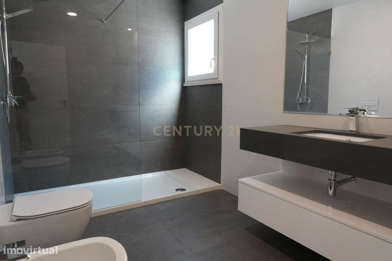 Luxuosa Moradia Nova na Costa da Caparica, Almada-27