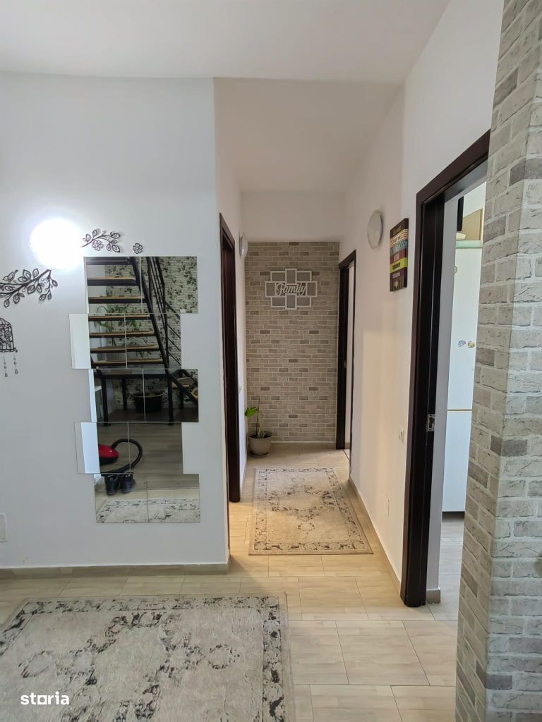Vanzare Apartament 4 camere cu mansarda mobilat langa metrou Leonida