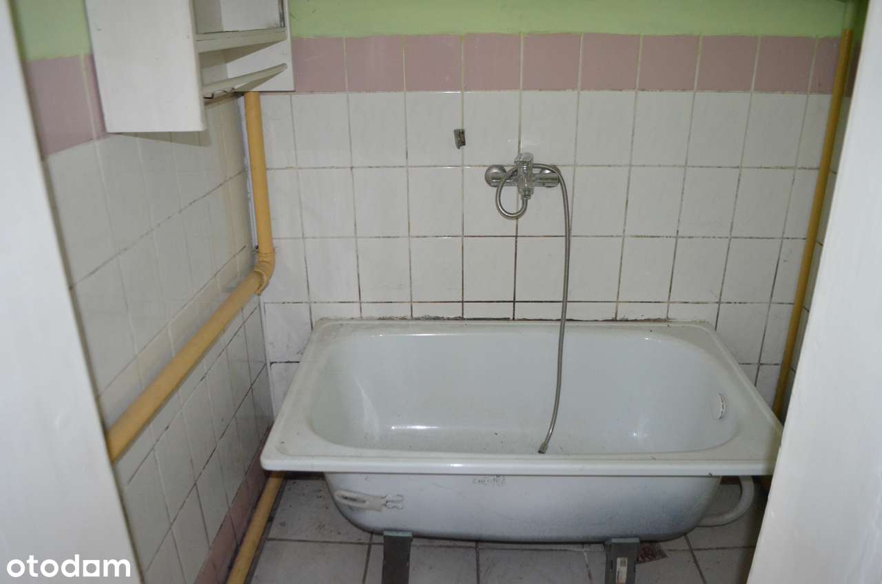 Piękna architektonicznie willa z działką i 2 garażami-16