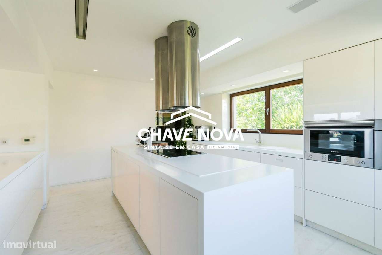 Moradia Isolada V4 c/ Piscina em Santa Maria da Feira - Grande imagem: 4/25