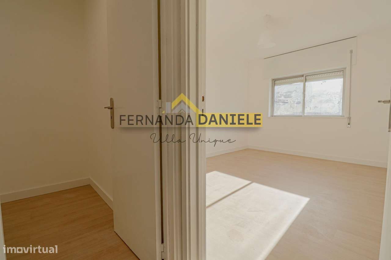 * Oportunidade * Apartamento T3 remodelado, em localização...-16