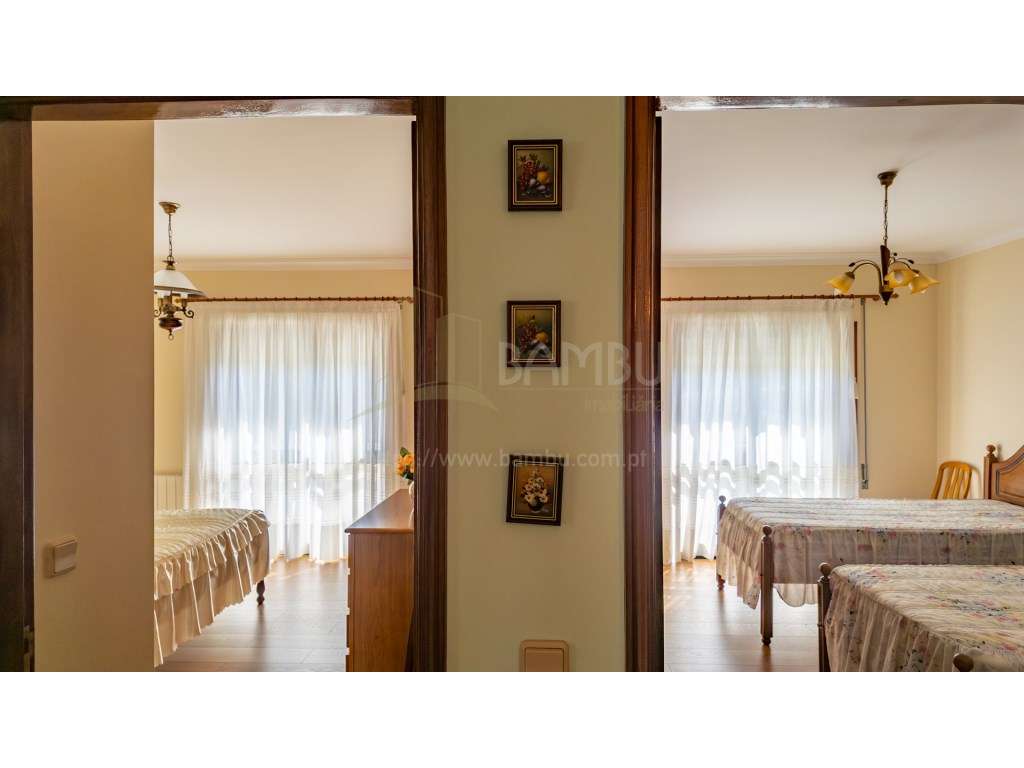 Vila Praia de Âncora: T2 com 100m2 e ampla varanda-13