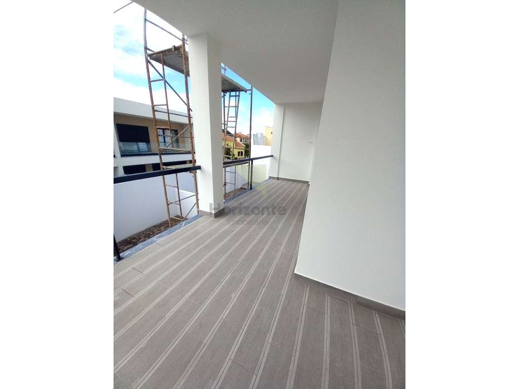 Moradia Geminada T3 + 1 - Fernão Ferro-7