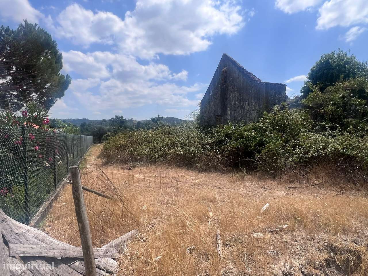 Vende-se Moradia á Entrada de Ourém- Grande Oportunidade-12