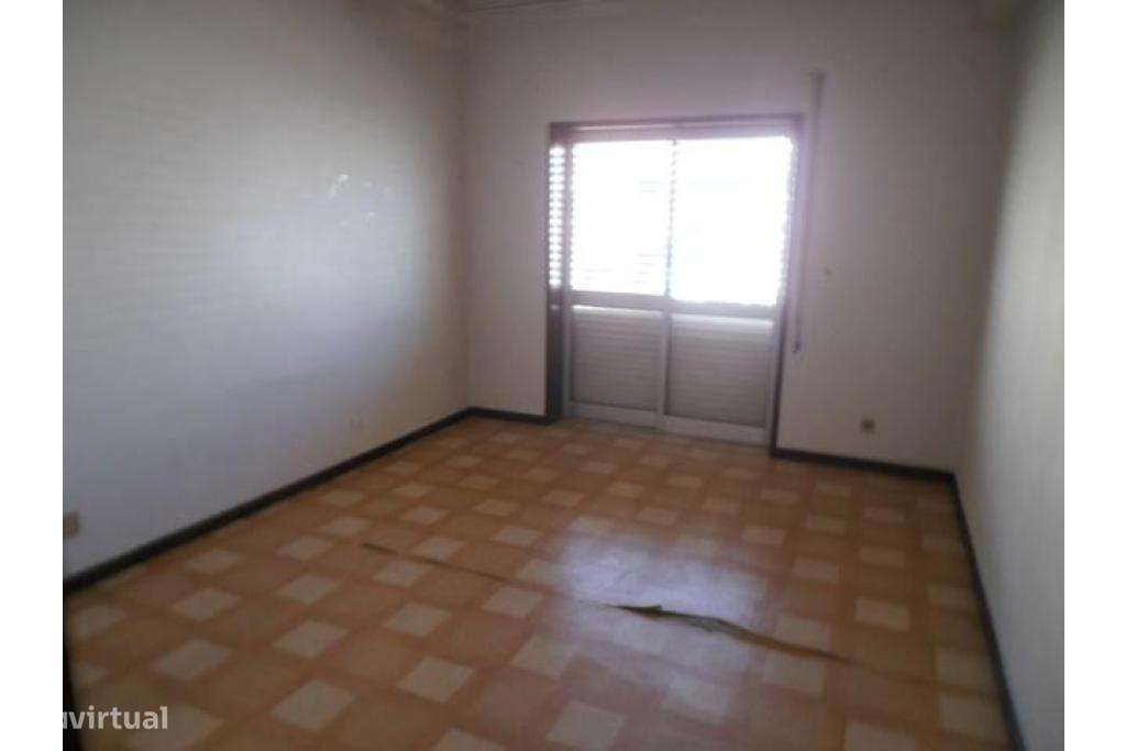 apartamento t2 perto das escolas - viana - Grande imagem: 4/4