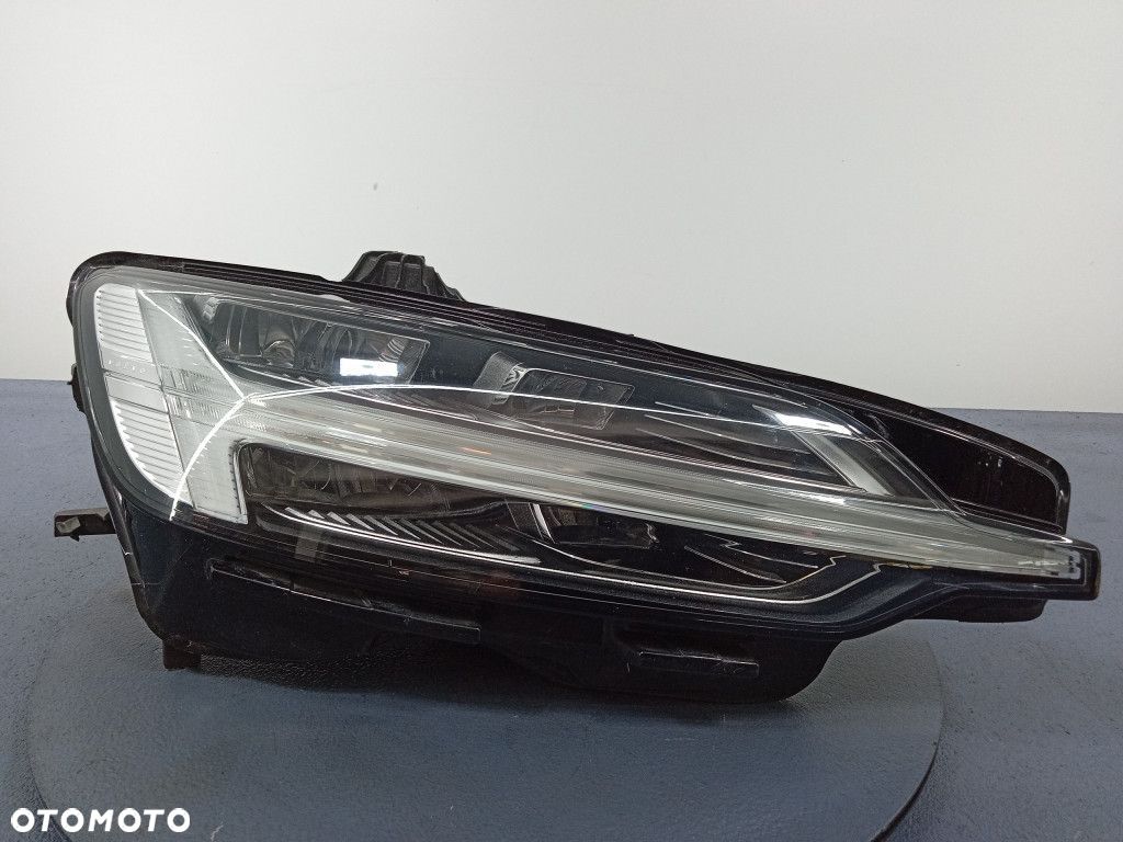 VOLVO S60 III 18- REFLEKTOR PRAWY LED EU 32314161 - 1