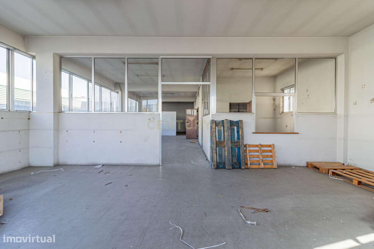 Venda de Armazém em Maximinos - Grande imagem: 4/31