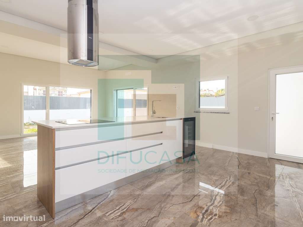 R128 Moradia T6 Azeitão-10