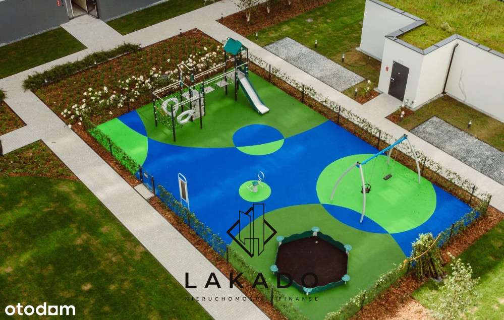 Sunny South Facing Studio with a Balcony!-3