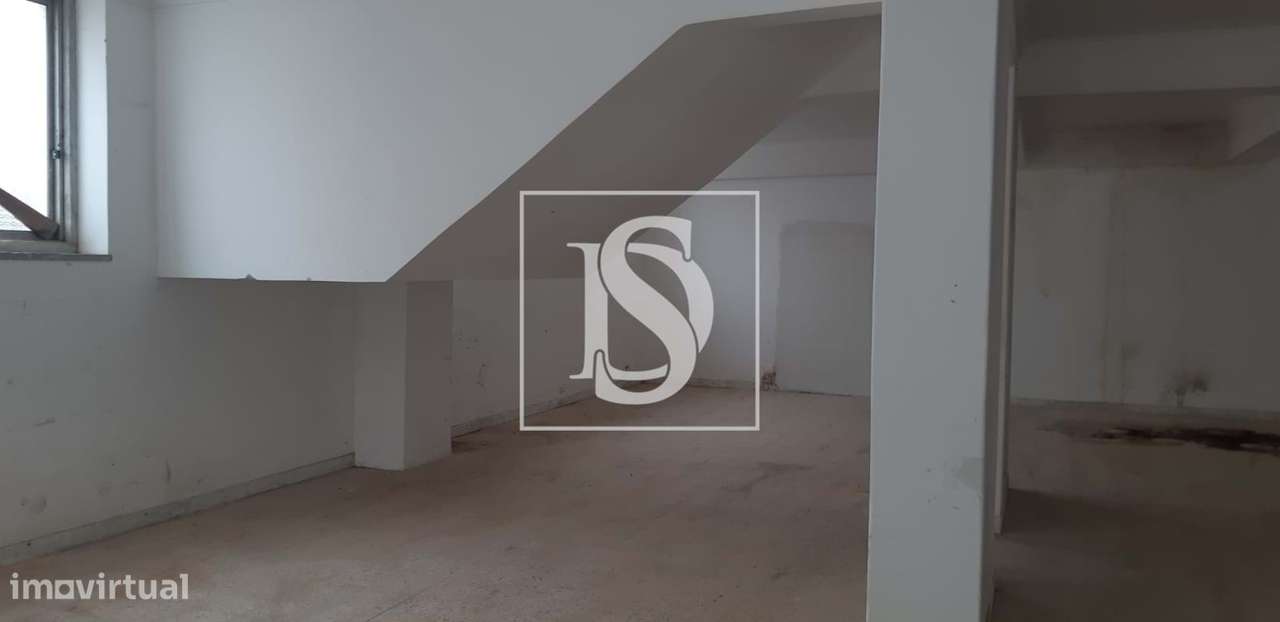 Espaço destinado a comércio ou armazém em Agualva-Cacém-10