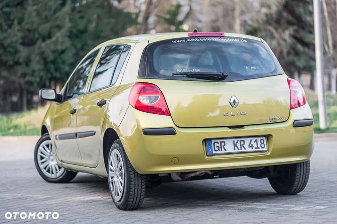 Renault Clio 1.2 16V Authentique - 15
