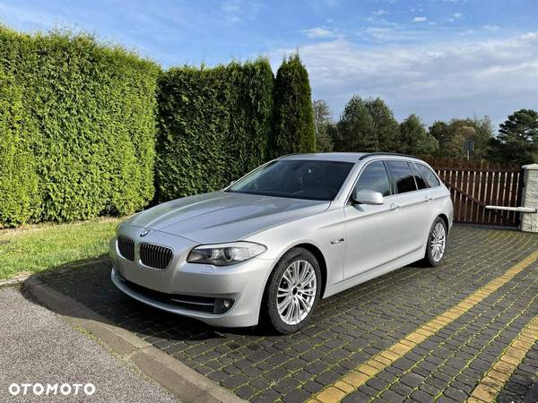 BMW Seria 5 520d Touring Luxury Line - 10