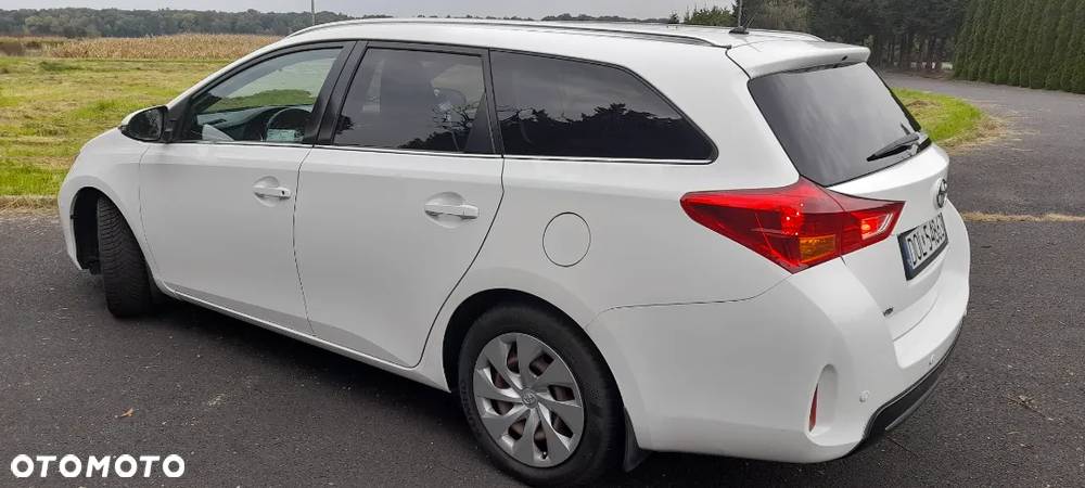 Toyota Auris 2.0 D-4D Premium - 10