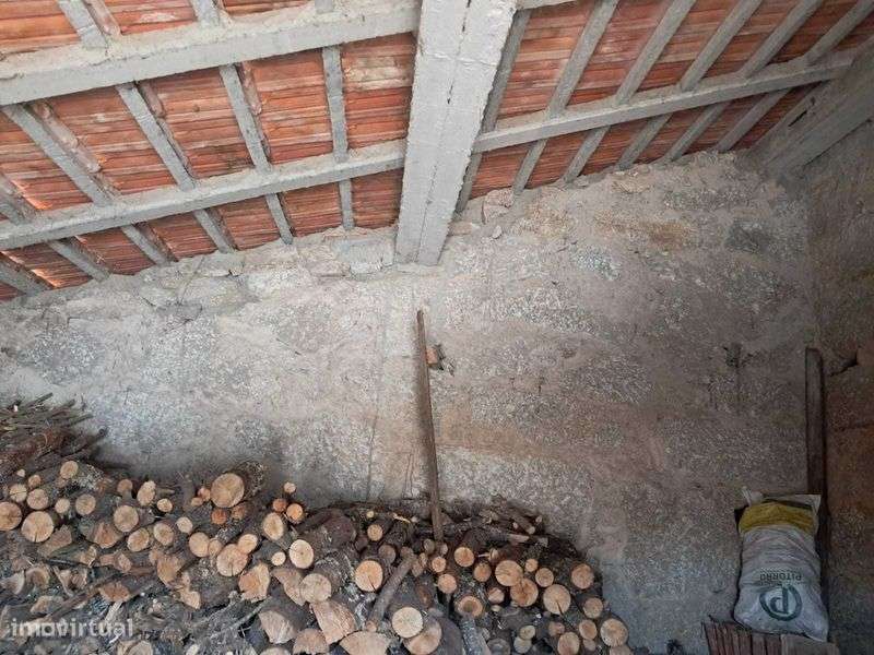 Linda moradia isolada em pedra regional - Grande imagem: 5/12