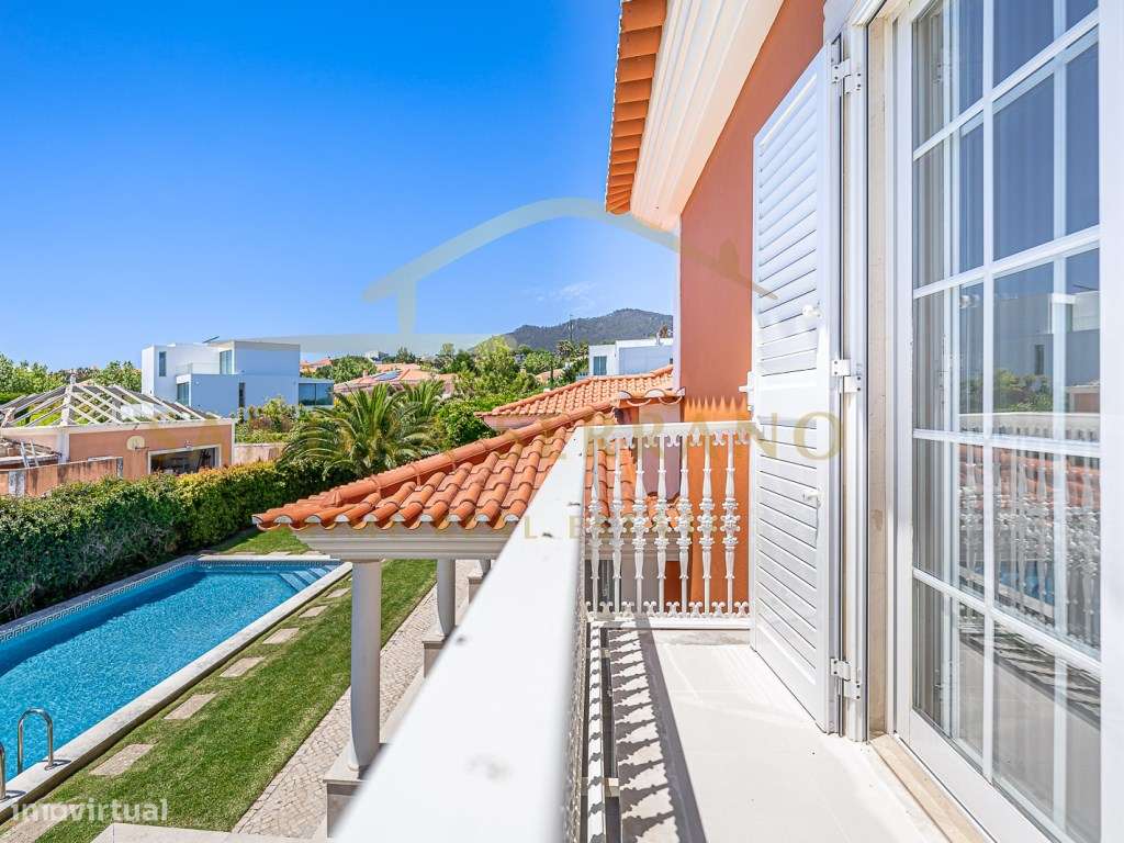 Moradia de traça tradicional com 7 assoalhadas-35