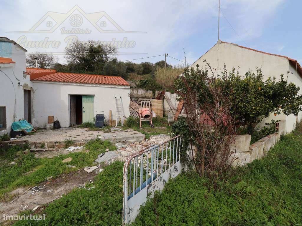 Moradia T3 com garagem e terreno 4120m2-12